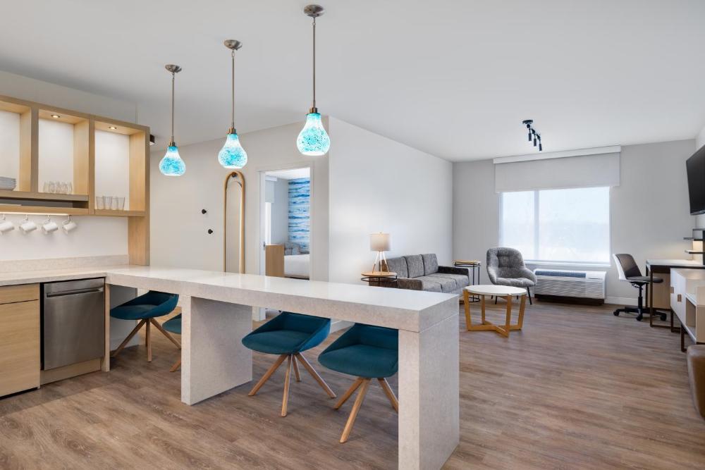 One-Bedroom Queen Suite with Sofa Bed interior